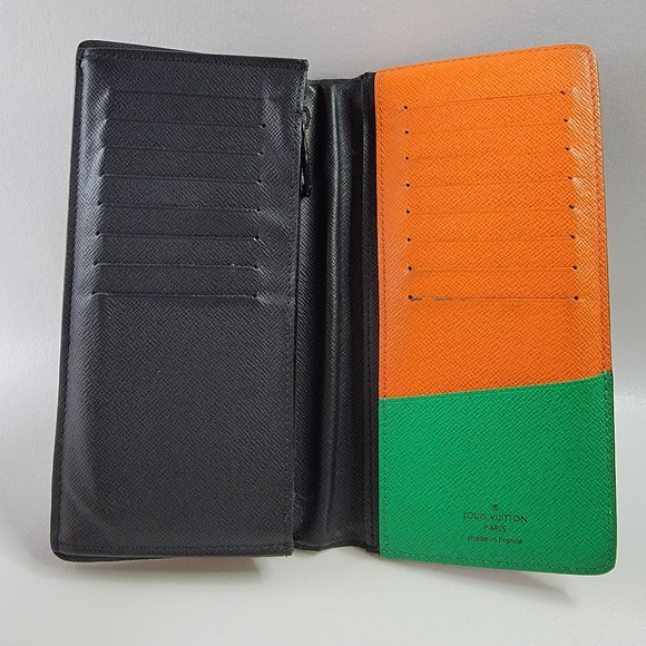 LOUIS VUITTON LV Logo Rubber Patch Brazza Long Wallet - Picture 5 of 13